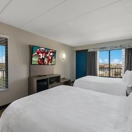 Red Roof Inn Plus & Suites Virginia Beach - Seaside-2